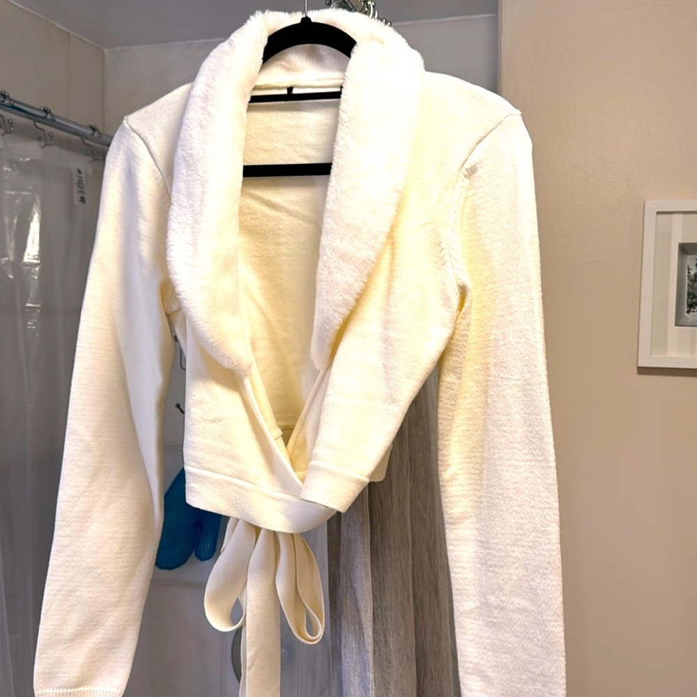 Rand new no tags forever 21 cardigan with fur trim so sure size small